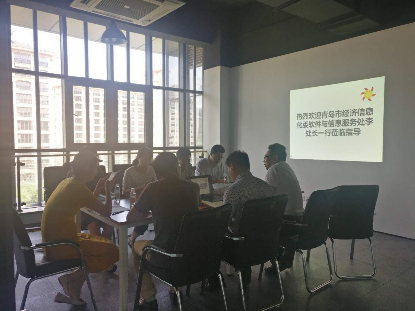 新(xīn)闻图片